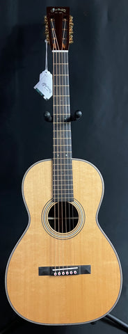 Martin 012-28 Modern Deluxe 12-Fret Parlor Acoustic Guitar Gloss Natural w/ Case