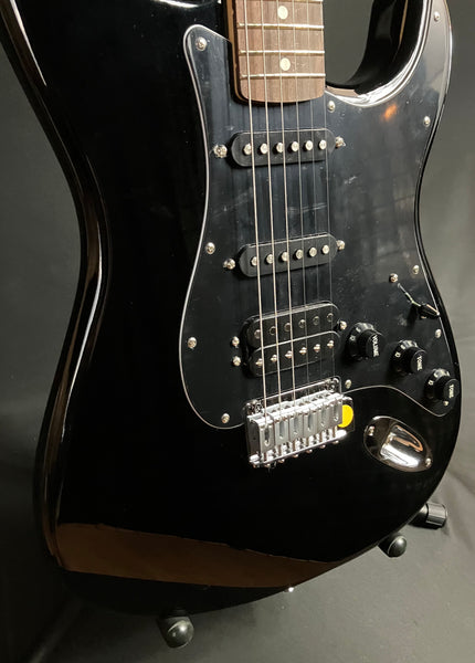 Fender Standard Stratocaster HSS (2025) Electric Guitar Gloss Black Finish