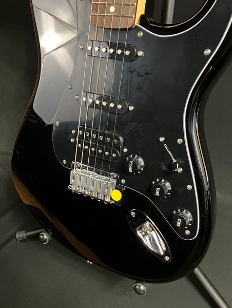 Fender Standard Stratocaster HSS (2025) Electric Guitar Gloss Black Finish