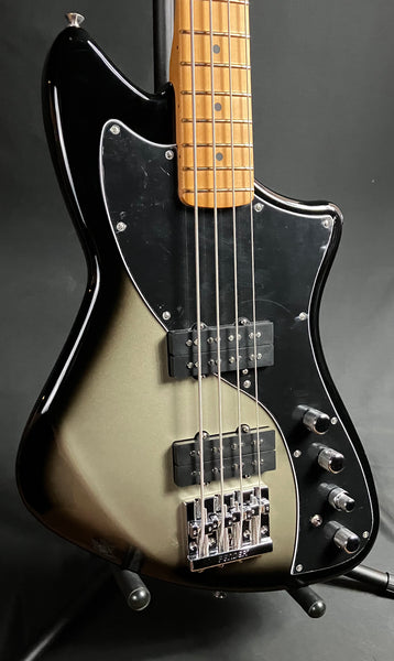 Fender Player Plus Active Meteora Bass 4-String Bass Guitar Silverburst w/ Gig Bag