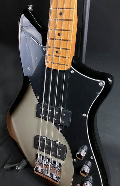 Fender Player Plus Active Meteora Bass 4-String Bass Guitar Silverburst w/ Gig Bag