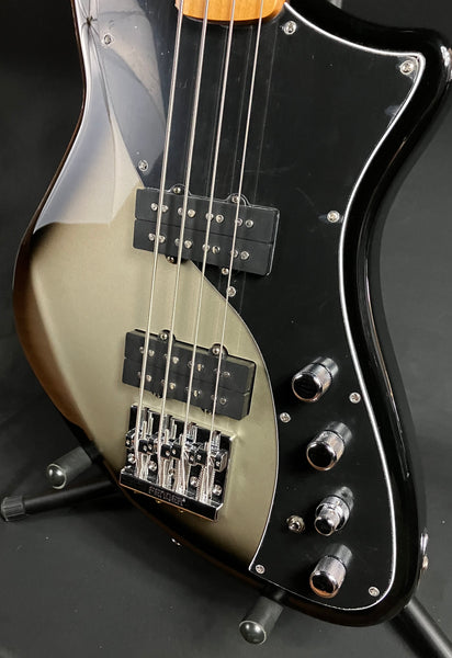 Fender Player Plus Active Meteora Bass 4-String Bass Guitar Silverburst w/ Gig Bag