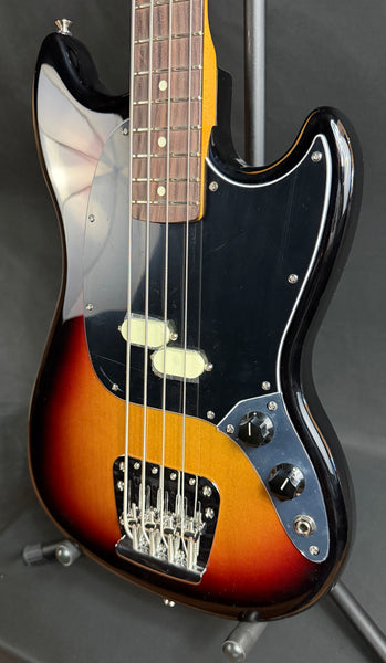 Fender American Professional Classic Mustang Bass 4-String Bass Guitar 3-Tone Sunburst w/ Gig Bag