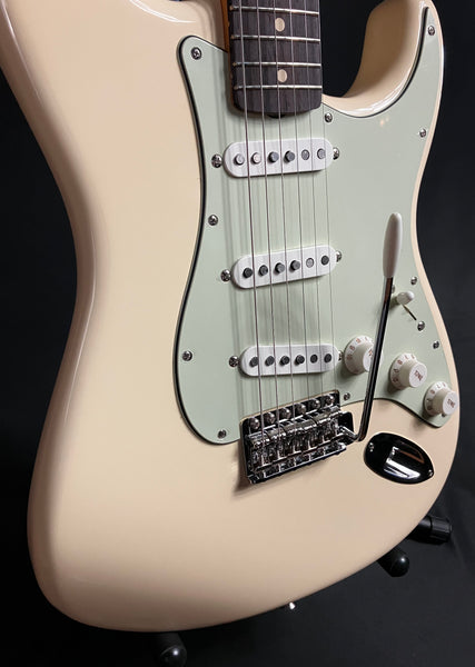 Fender Vintera II '60s Stratocaster Electric Guitar Olympic White w/ Gig Bag