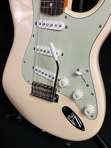 Fender Vintera II '60s Stratocaster Electric Guitar Olympic White w/ Gig Bag