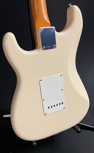 Fender Vintera II '60s Stratocaster Electric Guitar Olympic White w/ Gig Bag