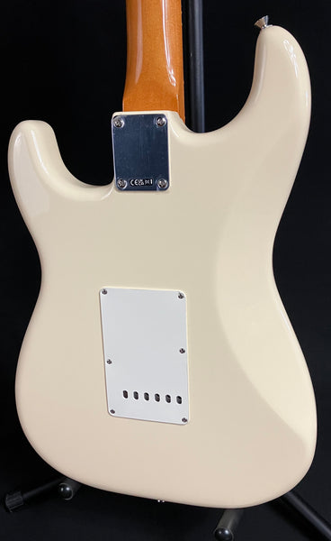 Fender Vintera II '60s Stratocaster Electric Guitar Olympic White w/ Gig Bag