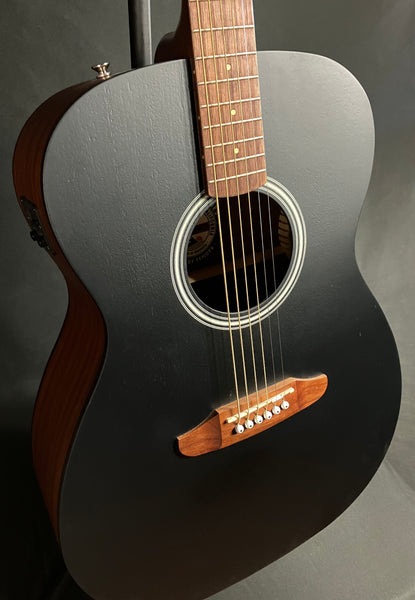 Fender Monterey Standard Concert Acoustic-Electric Guitar Black Satin