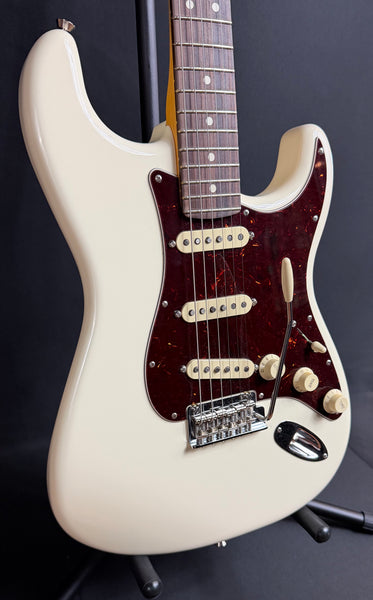 Fender American Professional II Stratocaster Electric Guitar Olympic White w/ OHSC