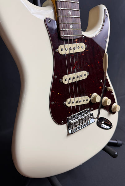 Fender American Professional II Stratocaster Electric Guitar Olympic White w/ OHSC
