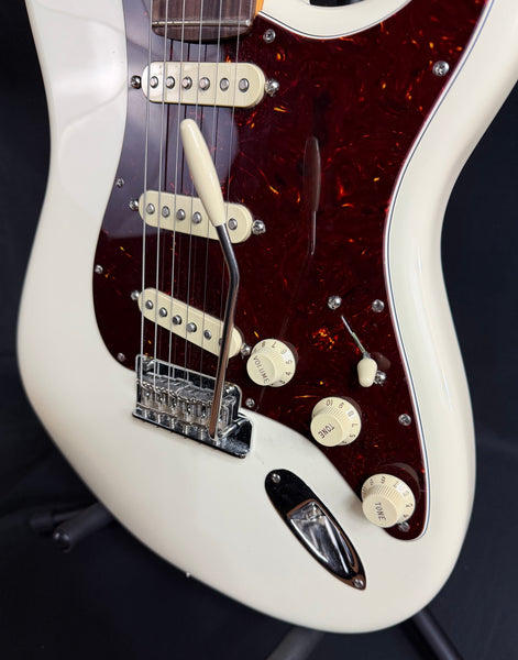 Fender American Professional II Stratocaster Electric Guitar Olympic White w/ OHSC