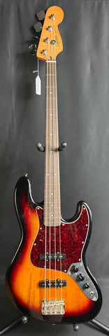 Squier Classic Vibe 60's Jazz Bass 4-String Bass Guitar 3-Tone Sunburst (917)