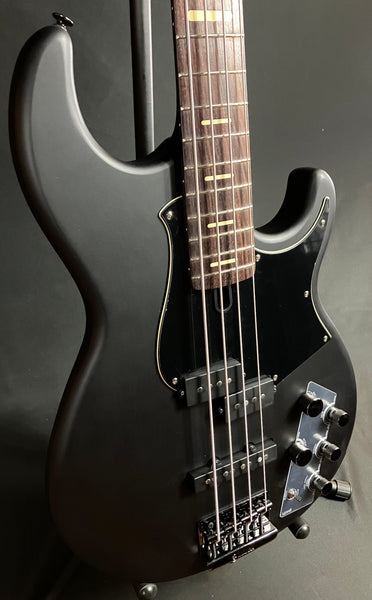 Yamaha BB734A Broad Bass 4-String Bass Guitar Translucent Matte Black w/ Gig Bag (019)
