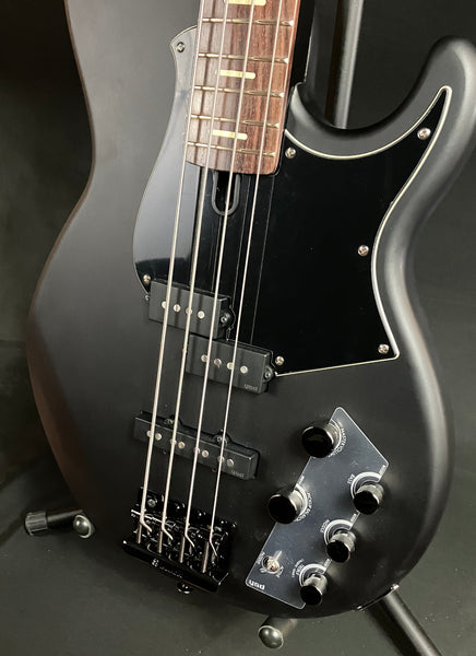 Yamaha BB734A Broad Bass 4-String Bass Guitar Translucent Matte Black w/ Gig Bag (019)