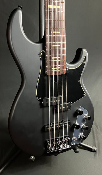 Yamaha BB735A Broad Bass 5-String Bass Guitar Translucent Matte Black w/ Gig Bag (292)