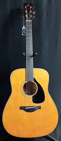 Yamaha FGX3 Red Label Dreadnought Acoustic-Electric Guitar Vintage Natural w/ Case (082)