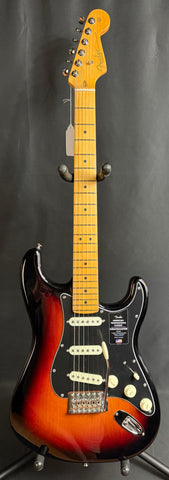 Fender American Professional Classic Stratocaster Electric Guitar 3-Tone Sunburst w/ Gig Bag