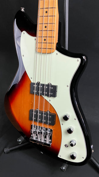 Fender Player Plus Active Meteora Bass 4-String Bass Guitar 3-Tone Sunburst w/ Gig Bag