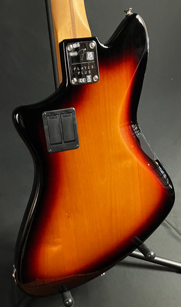 Fender Player Plus Active Meteora Bass 4-String Bass Guitar 3-Tone Sunburst w/ Gig Bag