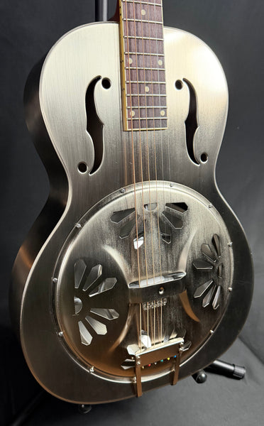 Gretsch G9221 Bobtail Steel Body Round Neck Resonator Guitar w/ Fishman Nashville Pickup