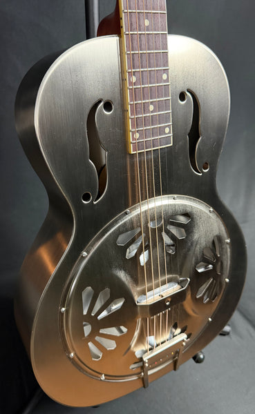 Gretsch G9221 Bobtail Steel Body Round Neck Resonator Guitar w/ Fishman Nashville Pickup