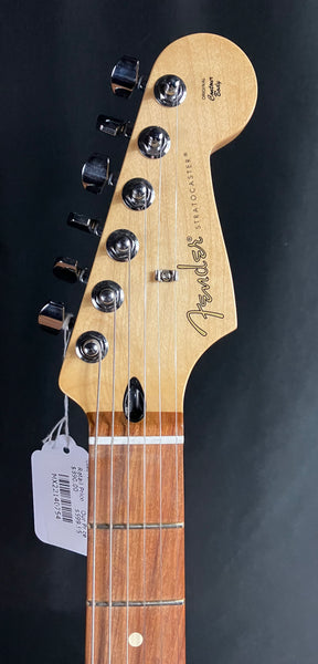 Fender Player Stratocaster Electric Guitar 3-Tone Sunburst Finish (754)