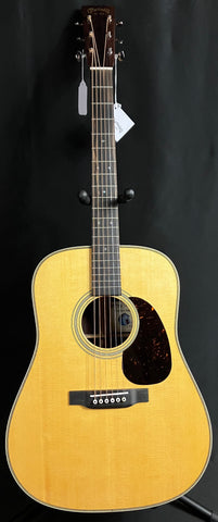 Martin D-28 Billy Strings Dreadnought Acoustic Guitar Vintage Natural Finish w/ Case (824)