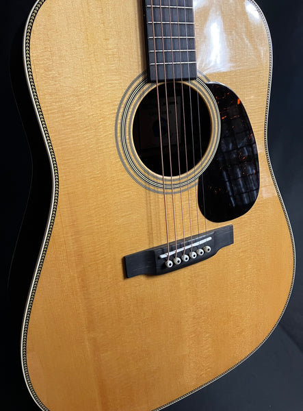 Martin D-28 Billy Strings Dreadnought Acoustic Guitar Vintage Natural Finish w/ Case (824)