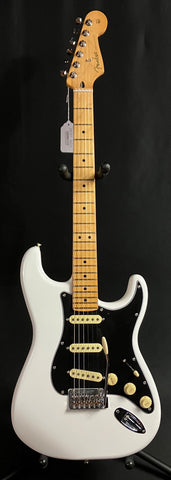 Fender Player II Stratocaster Electric Guitar Polar White Finish