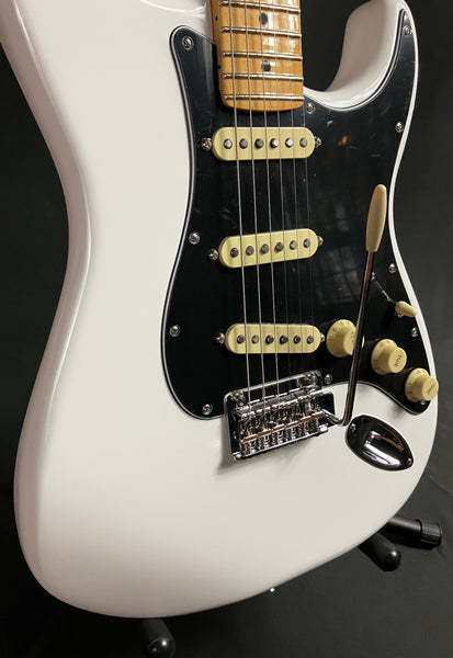 Fender Player II Stratocaster Electric Guitar Polar White Finish