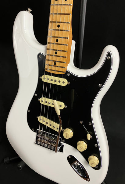 Fender Player II Stratocaster Electric Guitar Polar White Finish