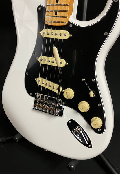 Fender Player II Stratocaster Electric Guitar Polar White Finish