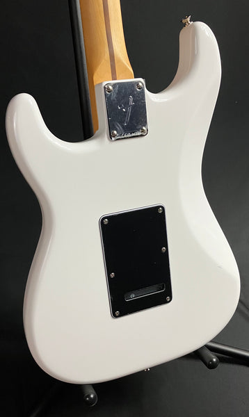 Fender Player II Stratocaster Electric Guitar Polar White Finish