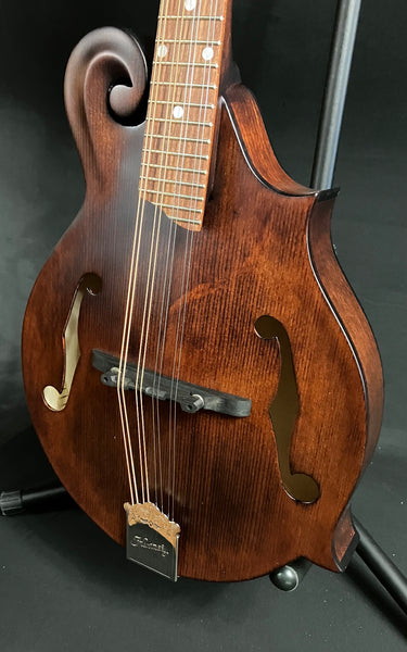 Kentucky KM-606 Standard F-Style Mandolin Walnut Stain Finish w/ Soft Case