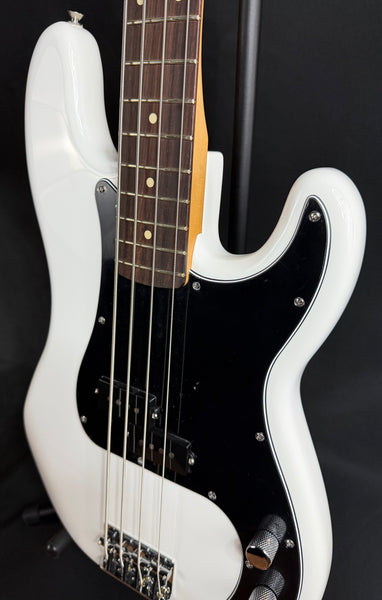 Fender Player II Precision Bass 4-String Bass Guitar Polar White Finish