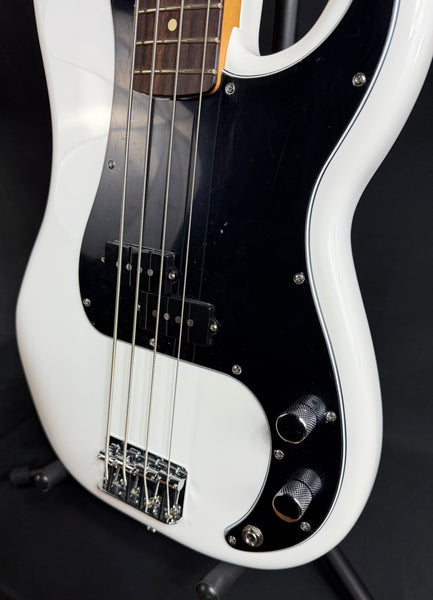 Fender Player II Precision Bass 4-String Bass Guitar Polar White Finish