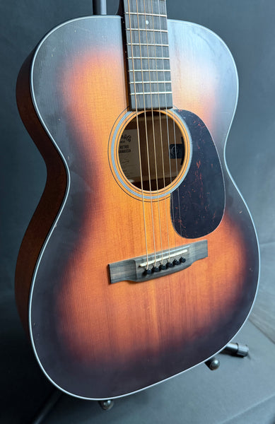 Martin 00-10E Retro Joe Bonamassa Acoustic-Electric Guitar 1937 Sunburst w/ Soft Case (744)