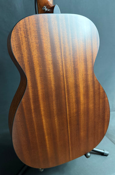 Martin 00-10E Retro Joe Bonamassa Acoustic-Electric Guitar 1937 Sunburst w/ Soft Case (843)