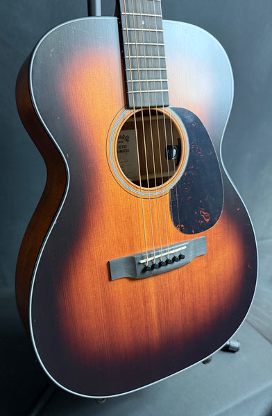 Martin 00-10E Retro Joe Bonamassa Acoustic-Electric Guitar 1937 Sunburst w/ Soft Case (847)