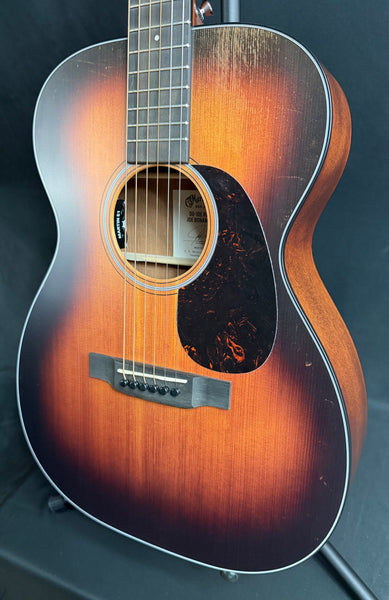 Martin 00-10E Retro Joe Bonamassa Acoustic-Electric Guitar 1937 Sunburst w/ Soft Case (847)