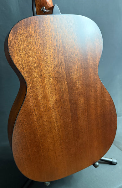Martin 00-10E Retro Joe Bonamassa Acoustic-Electric Guitar 1937 Sunburst w/ Soft Case (847)