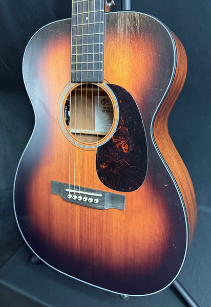 Martin 00-10E Retro Joe Bonamassa Acoustic-Electric Guitar 1937 Sunburst w/ Soft Case (748)