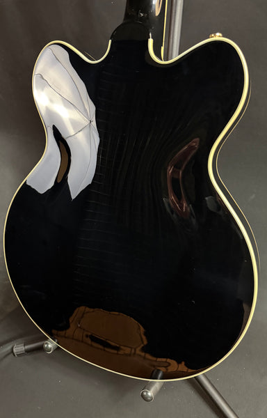 Gretsch G2627TG Center Block 3-Pickup Electric Guitar Gloss Black w/ Gold Hardware