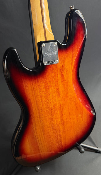 Squier Classic Vibe 60's Jazz Bass Fretless 4-String Bass Guitar 3-Tone Sunburst