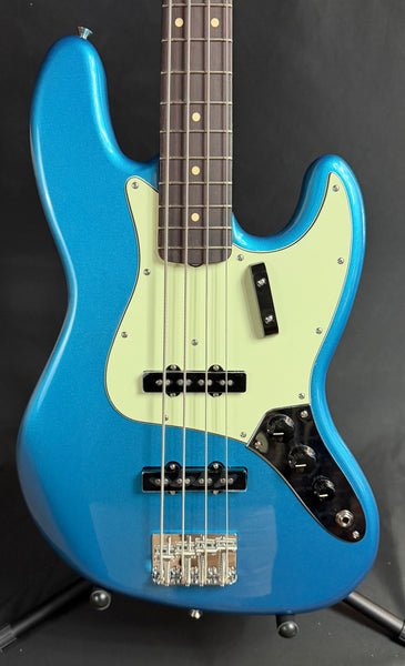 Fender Vintera II '60s Jazz Bass 4-String Bass Guitar Lake Placid Blue w/ Gig Bag