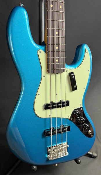 Fender Vintera II '60s Jazz Bass 4-String Bass Guitar Lake Placid Blue w/ Gig Bag