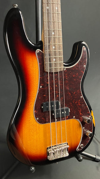 Squier Classic Vibe 60's Precision Bass 4-String P-Bass Guitar 3-Tone Sunburst