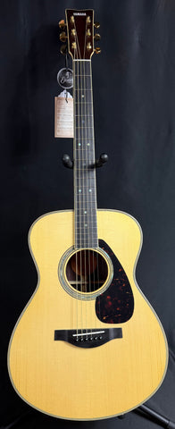 Yamaha LS16 ARE Grand Concert Acoustic-Electric Guitar Gloss Natural w/ Soft Case (247)