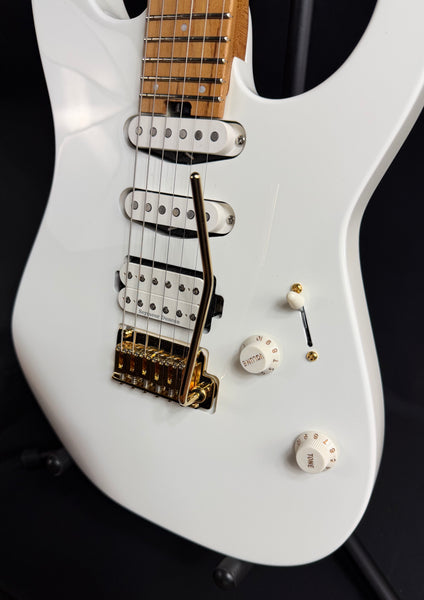 Charvel Pro-Mod DK24 HSS 2PT CM Electric Guitar Snow White w/ Gold Hardware