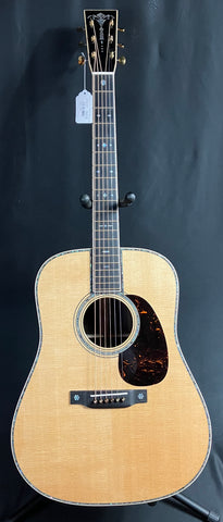 Martin D-42 Modern Deluxe Dreadnought Acoustic Guitar Gloss Natural w/ Case